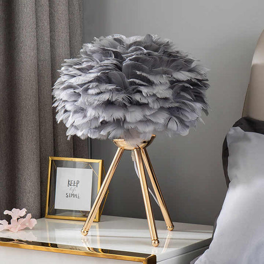 Lampada da tavolo dimmerabile con piume di lusso – Pluma