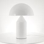 Stolní lampa Atollo z kovu