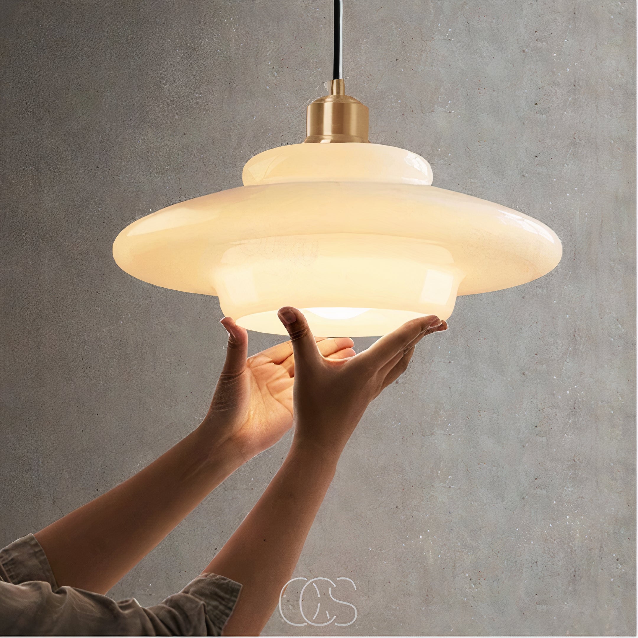 Vellina - Perle pendant lamp - Brass & Glass