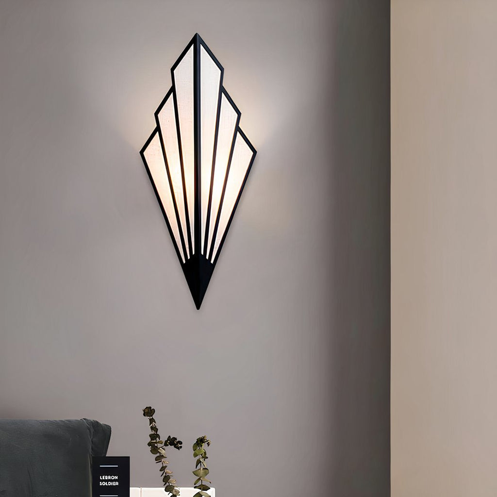 Vellina - Wall lamp with geometric diamond design