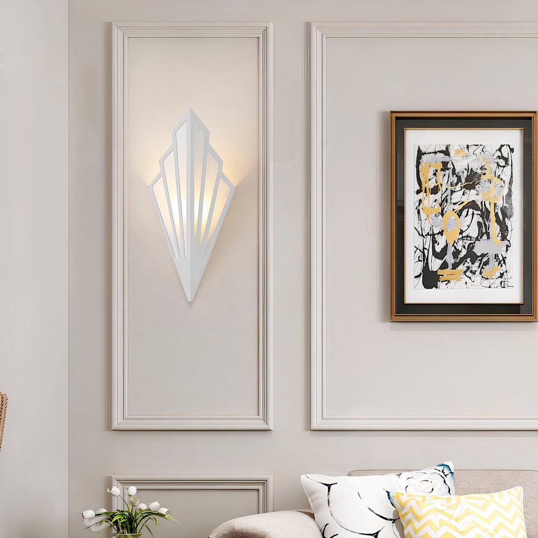 Vellina - Wall lamp with geometric diamond design