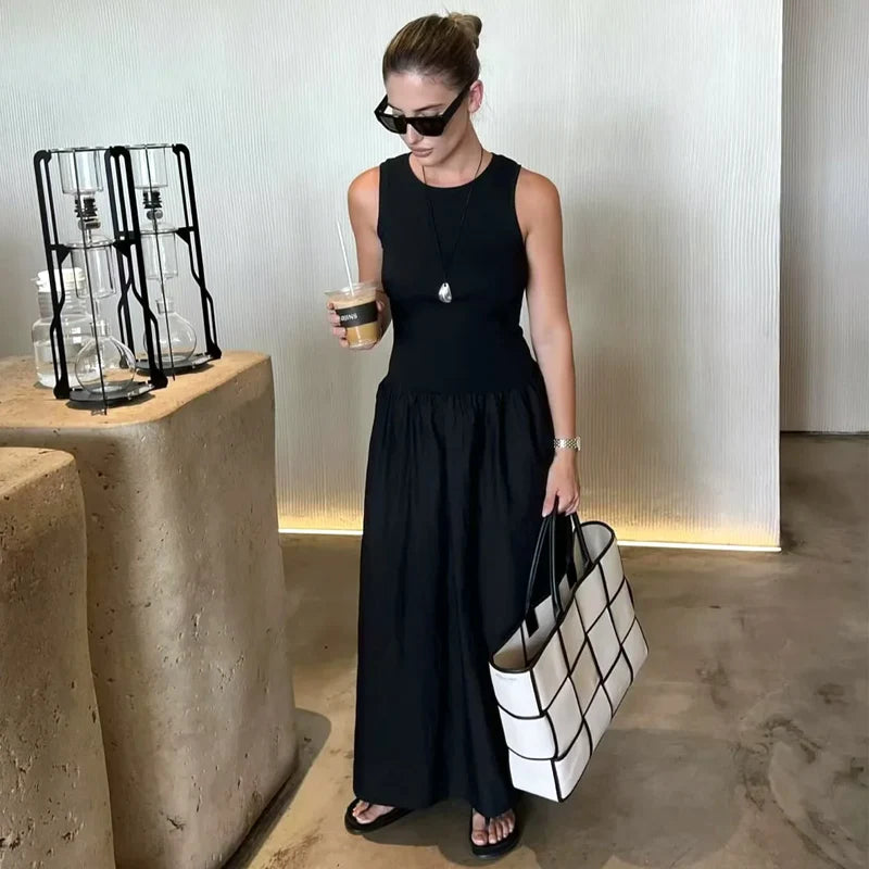 Robe Minimaliste Élégance Urbaine