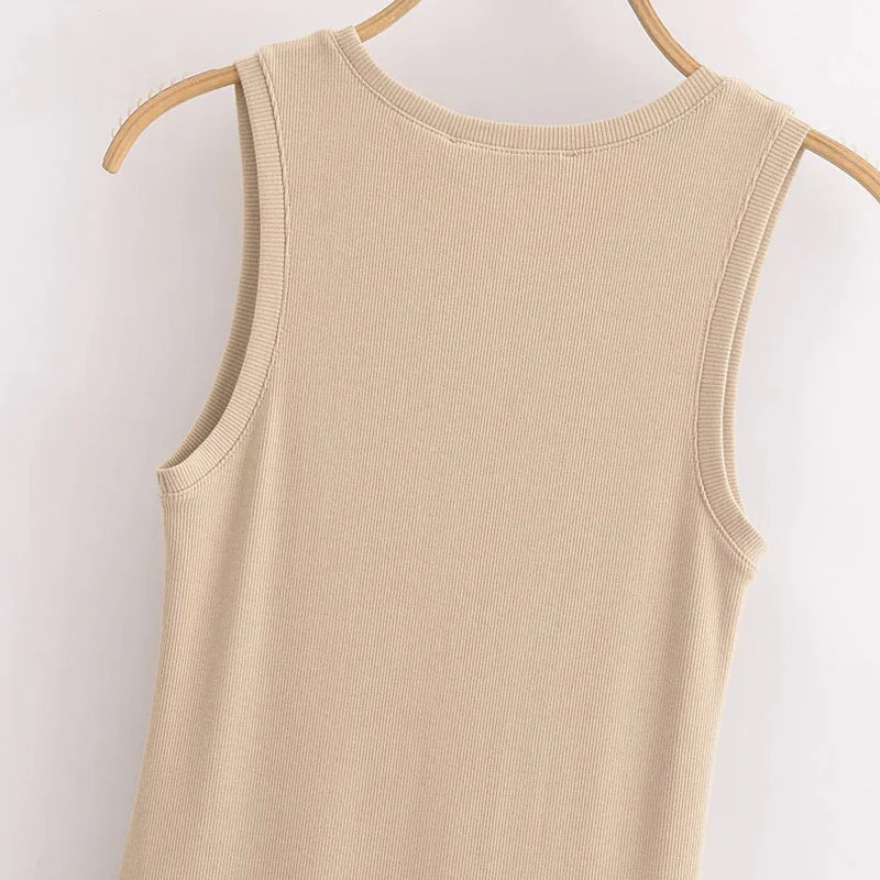 Robe Minimaliste Élégance Urbaine